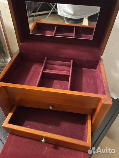 Шкатулка деревянная для украшений