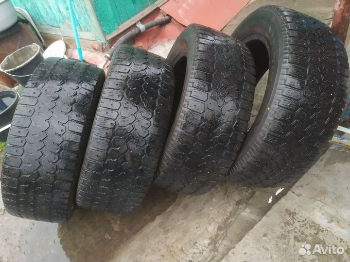 Yokohama Ice Guard Stud IG55 215/60 R16