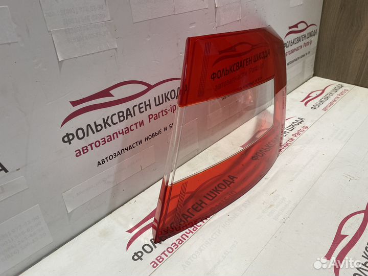Фонарь задний правый (стекло) Skoda Octavia A7