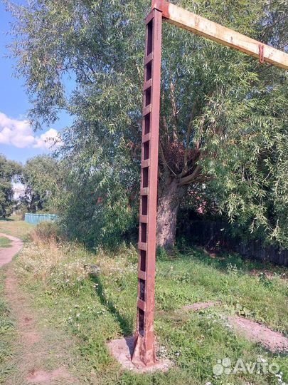 Стойки металлические