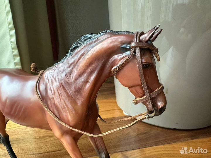 Коллекционная фигурка Конь Breyer Ритц масштаба1:9