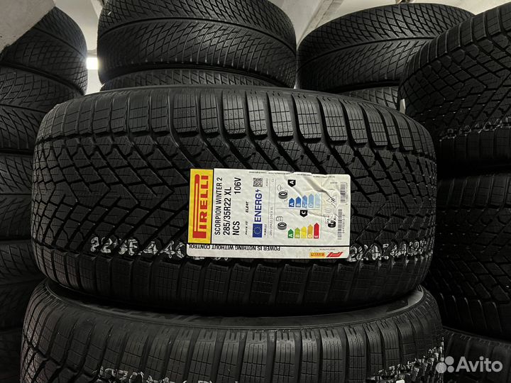 Pirelli Scorpion Winter 2 315/30 R22 и 285/35 R22 108V
