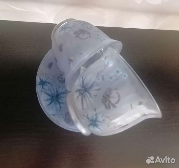 Чайные чашки с блюдцами