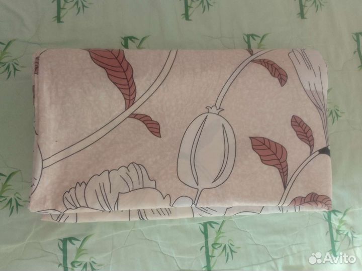 Комплект постельного белья бу. Простыни белые