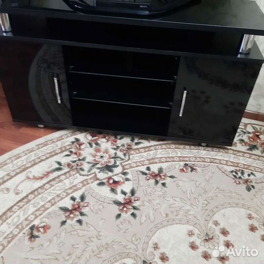 Подставка под телевизор