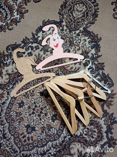 Статуэтки, магнитики