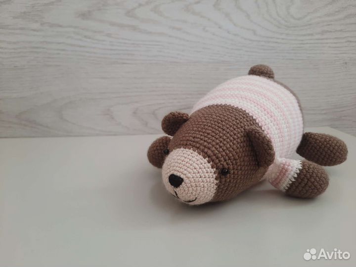 Вязаный мишка ручной работы