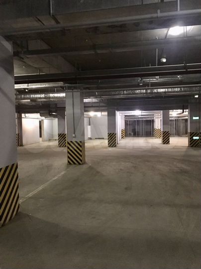 Машиноместо, 20 м²