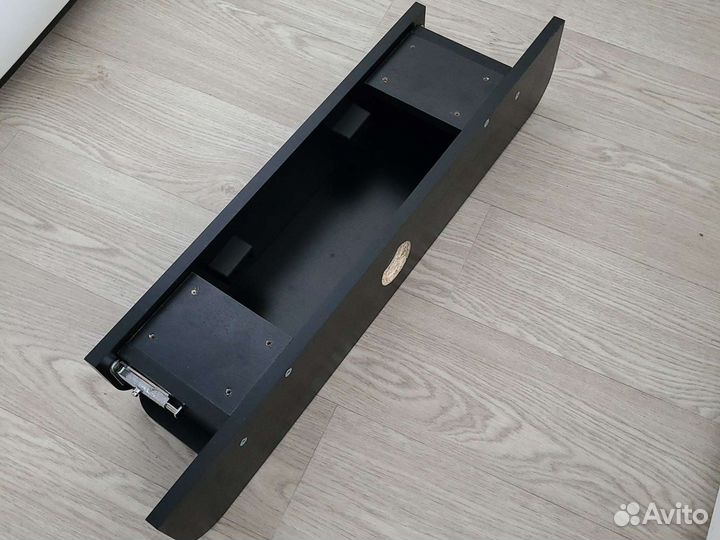 Полка для стола для проводов