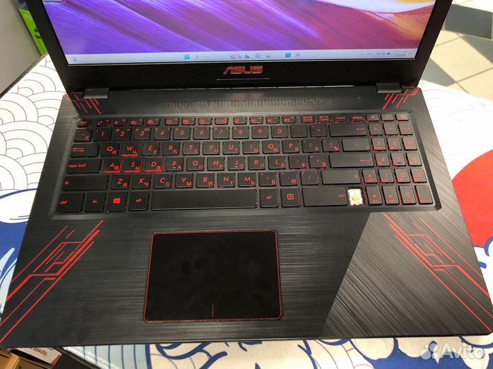 Ноутбук asus ROG (FX570UD-DM132T) /i5 8250U/GTX105