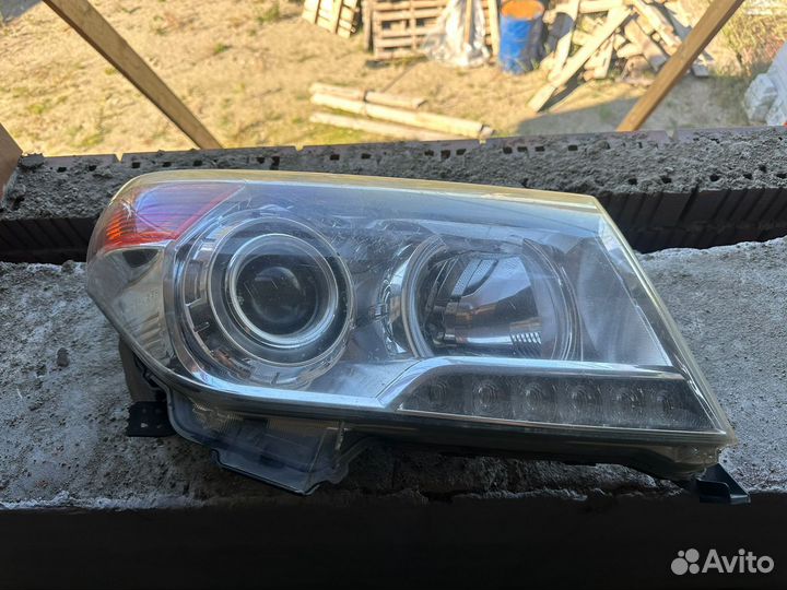 Передние фары toyota Land cruiser 200