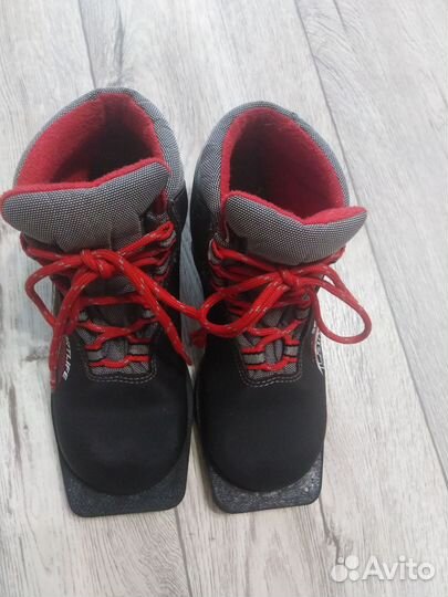 Лыжные ботинки