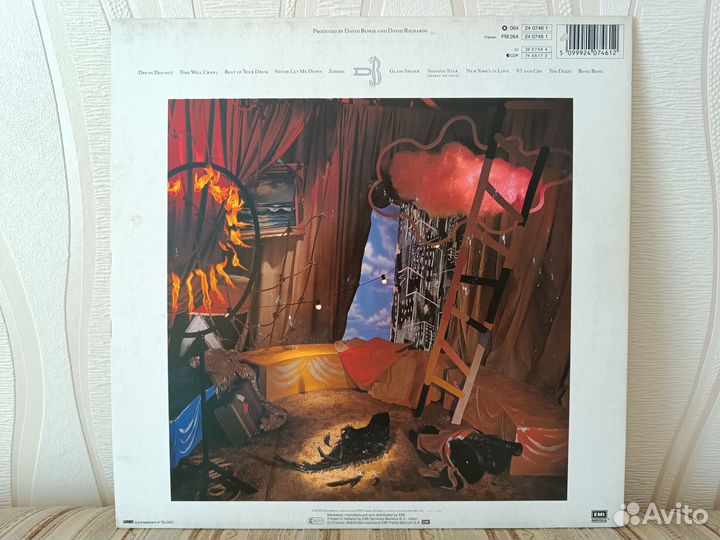 David Bowie – Never Let Me Down (оригинал)