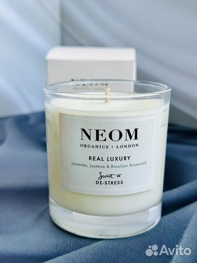 Ароматическая свеча Neom Real Luxury Scented