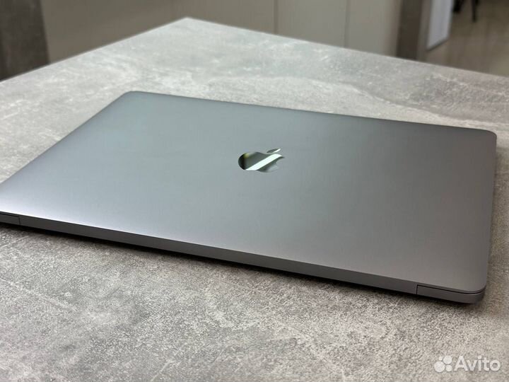 Macbook Pro 13 2019 8/128GB
