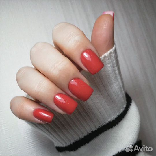 Маникюр с покрытием гель-лаком, наращивание ногтей