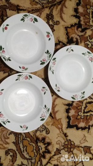 Тарелки и Чайные блюдца