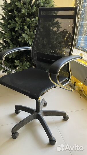 Компьютерное кресло метта