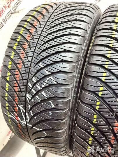 Goodyear Vector 4Seasons 215/45 R16 90V