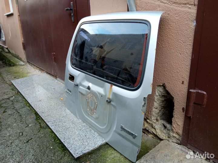 Дверь задняя Suzuki Jimny JB43