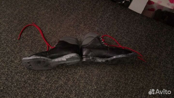 Лыжные ботинки