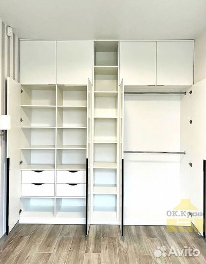 Шкаф двухстворчатый