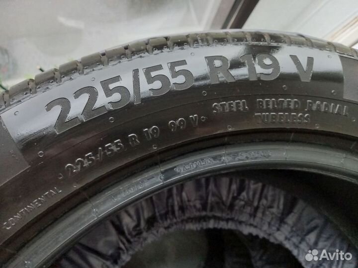 Continental UltraContact 225/55 R19 99V