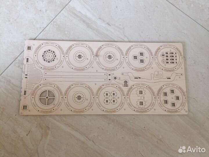 Спорткар ugears.модель U-9