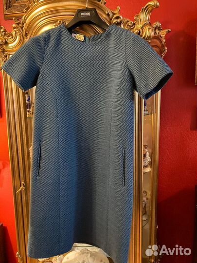 Платье Moschino оригинал в идеале зимнее