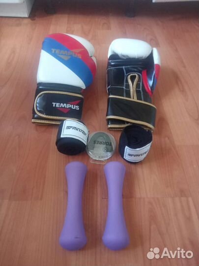 Гантели, перчатки боксерские капа бенты