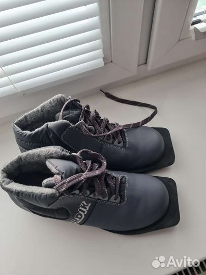 Лыжные ботинки