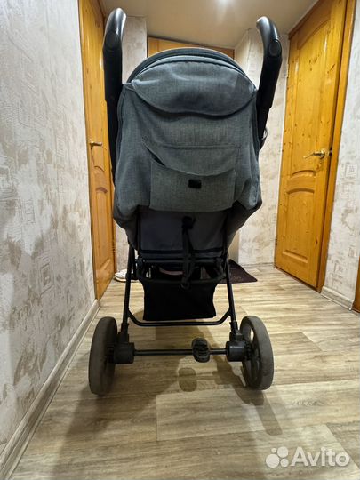 Коляска прогулочная