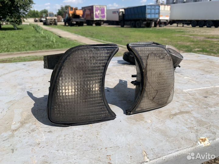Поворотники BMW E34