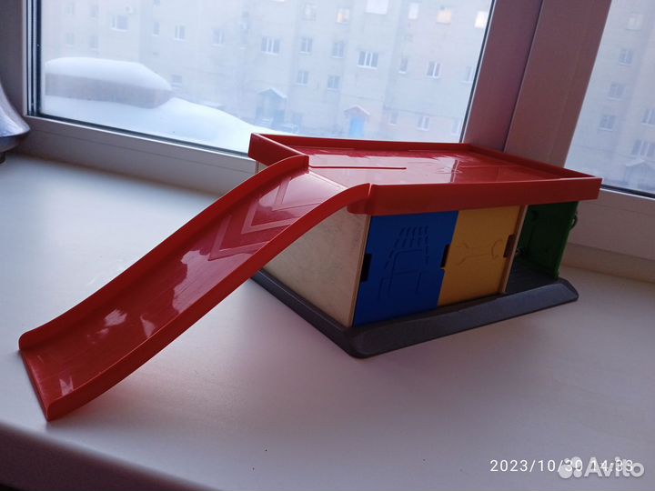 Детский гараж для машинок