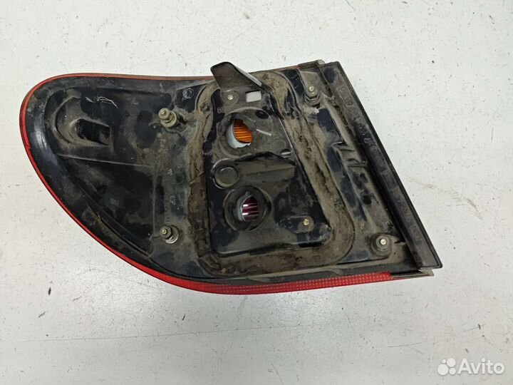 Задний правый фонарь Nissan Almera n16