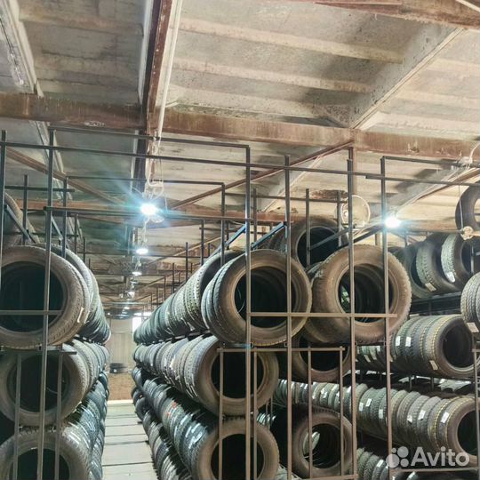 Aplus A702 225/40 R18 92V