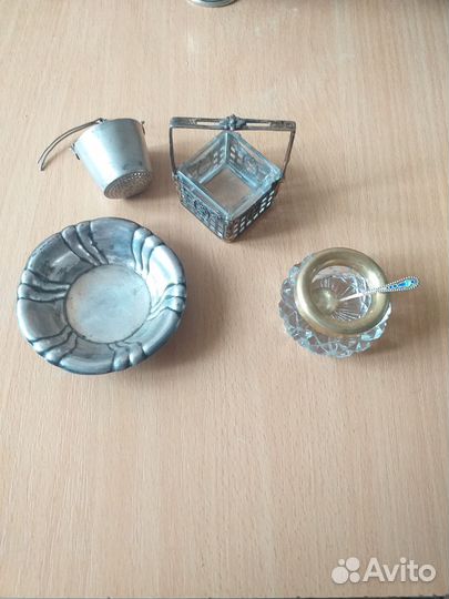 Серебряные солонки и сито для чайника