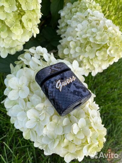Чехол Guess для airpods