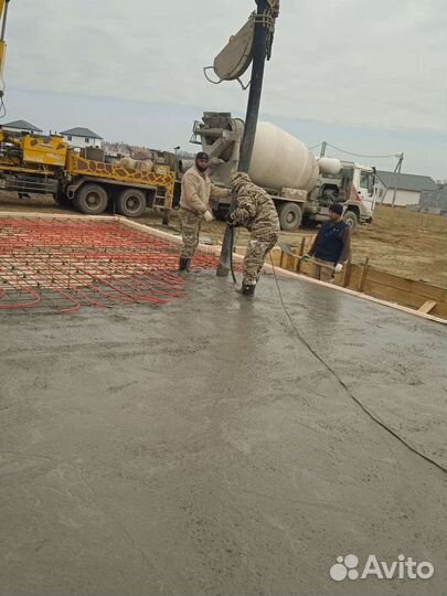 Бригада строителей