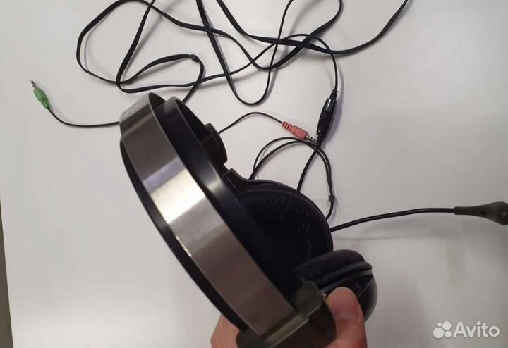 Наушники с микрофоном
