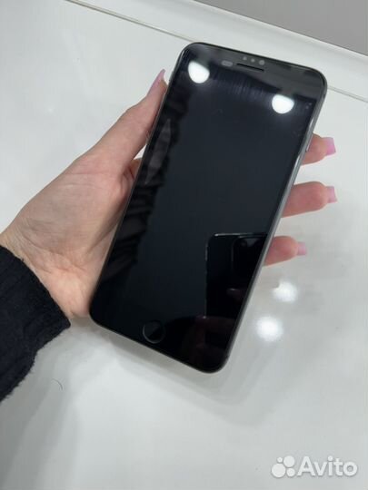 iPhone 8 Plus, 64 ГБ