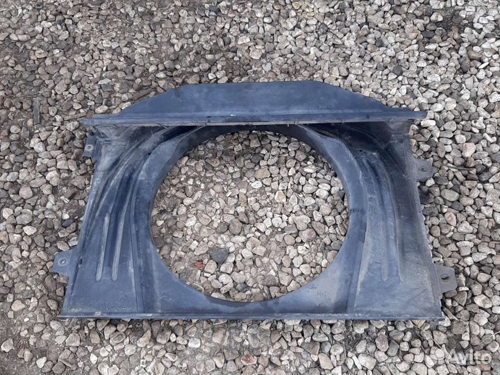 Диффузор радиатора Фольксваген лт 2 LT 2