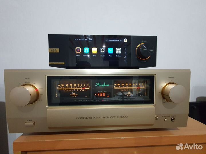 Accuphase E-4000