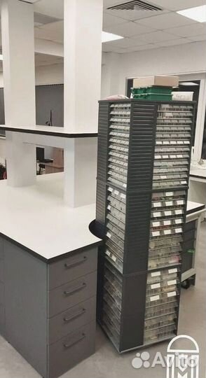 Рабочая зона у окна на заказ