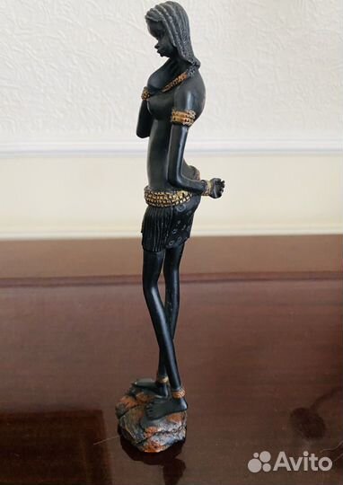 Статуэтка африканка негритянка