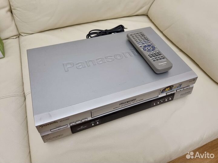 Кассетный плеер panasonic NV-FJ630