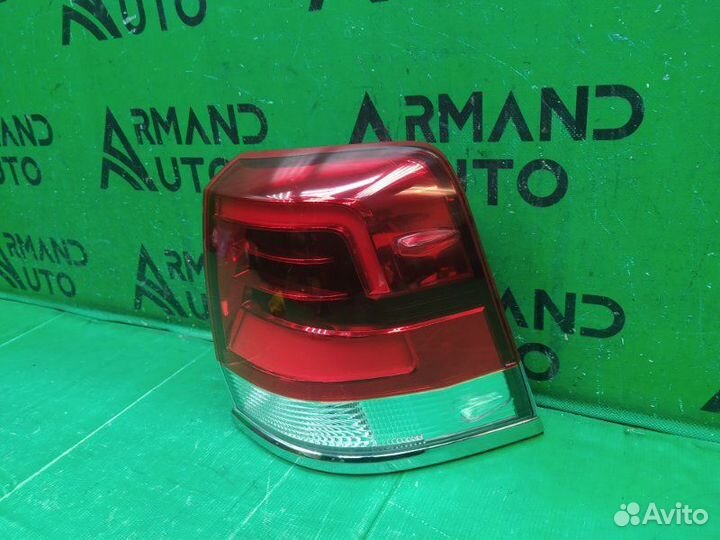 Фонарь внешний правый Toyota Land Cruiser 200