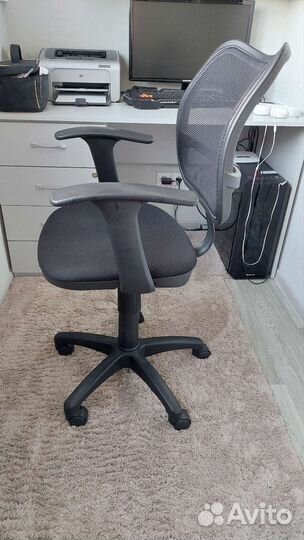 Компьютерное офисное кресло