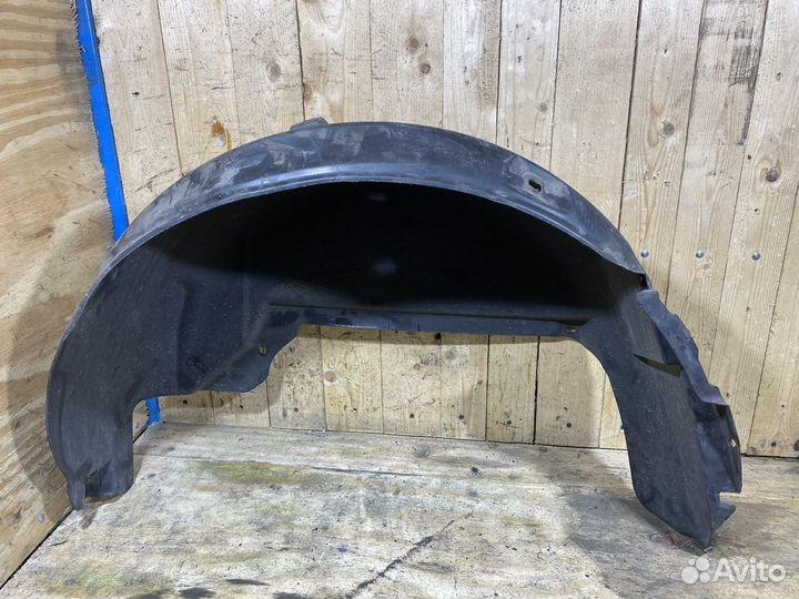 Подкрылок задний левый Ford Mondeo 3