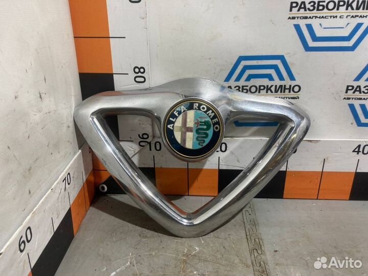 Накладка решетки радиатора Alfa Romeo 166